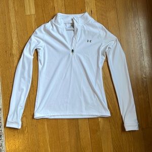 White under armour pull-over